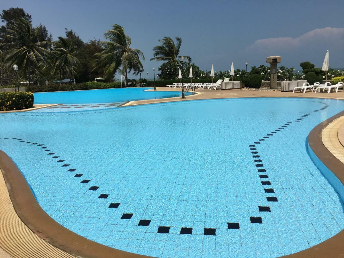 Cha-Am Beach Club Екстер'єр фото